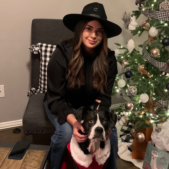 Meet your Posher, Evelyn - Picture 2 of 2